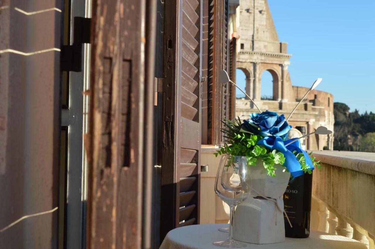 Balcony Colosseum View Rome Exterior photo