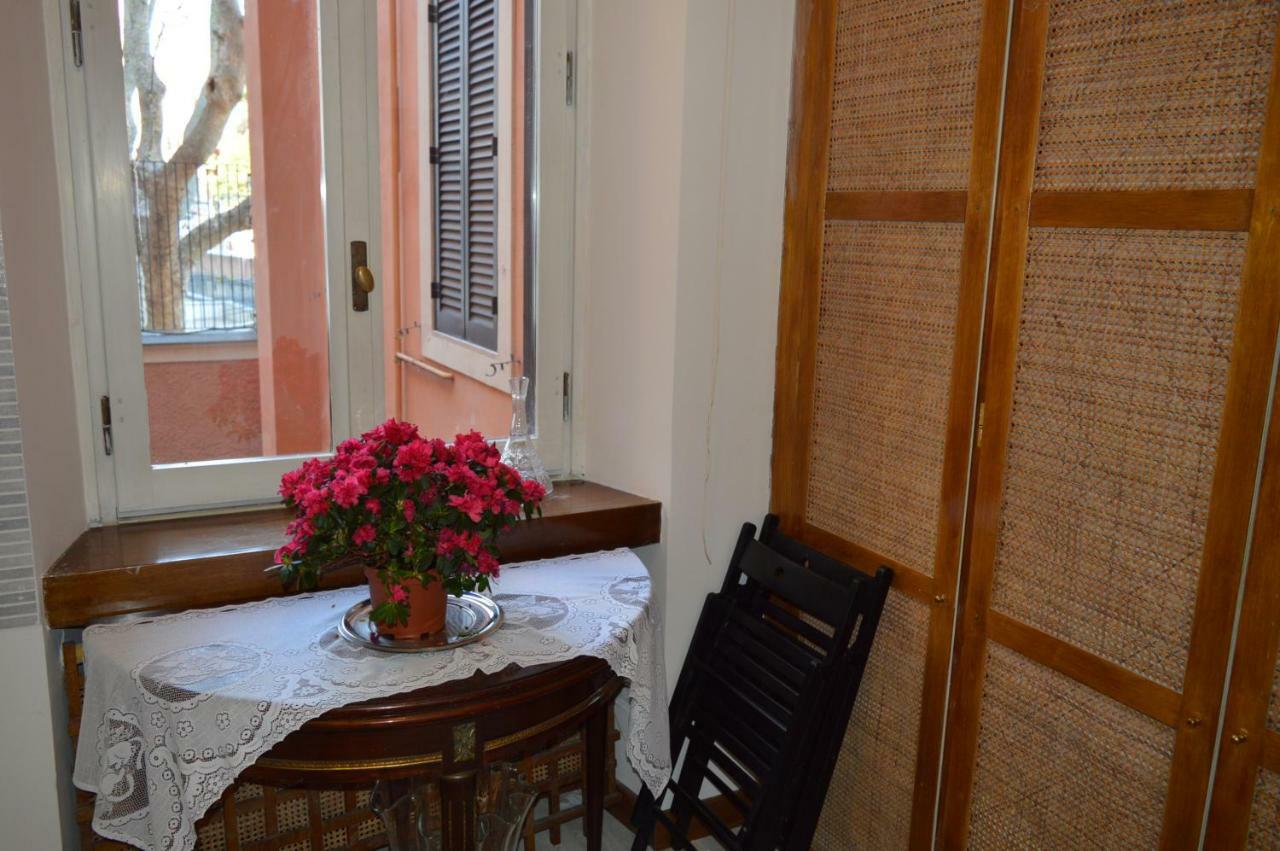 Balcony Colosseum View Rome Exterior photo