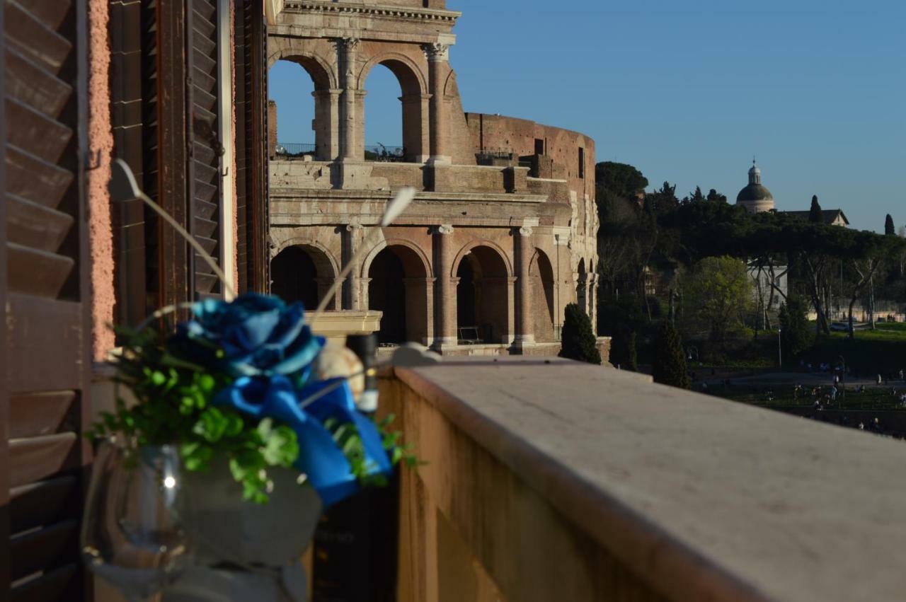 Balcony Colosseum View Rome Exterior photo