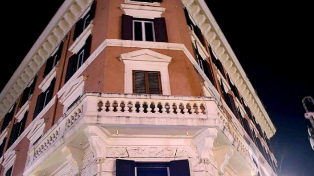 Balcony Colosseum View Rome Exterior photo