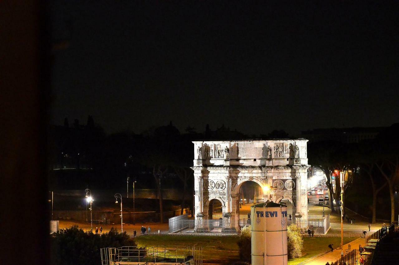 Balcony Colosseum View Rome Exterior photo