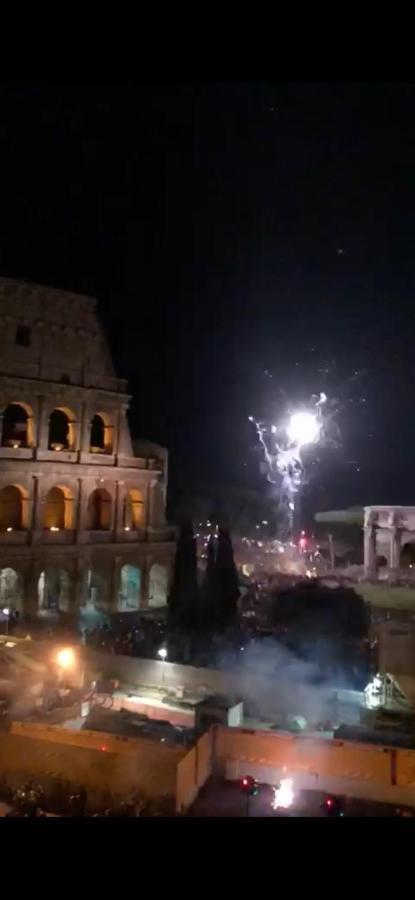 Balcony Colosseum View Rome Exterior photo